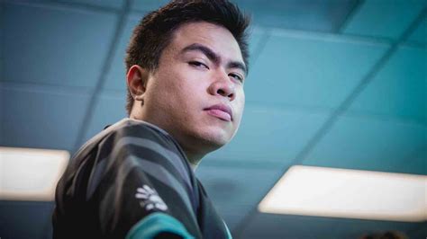 The 7 greatest Filipino esports athletes of all time.